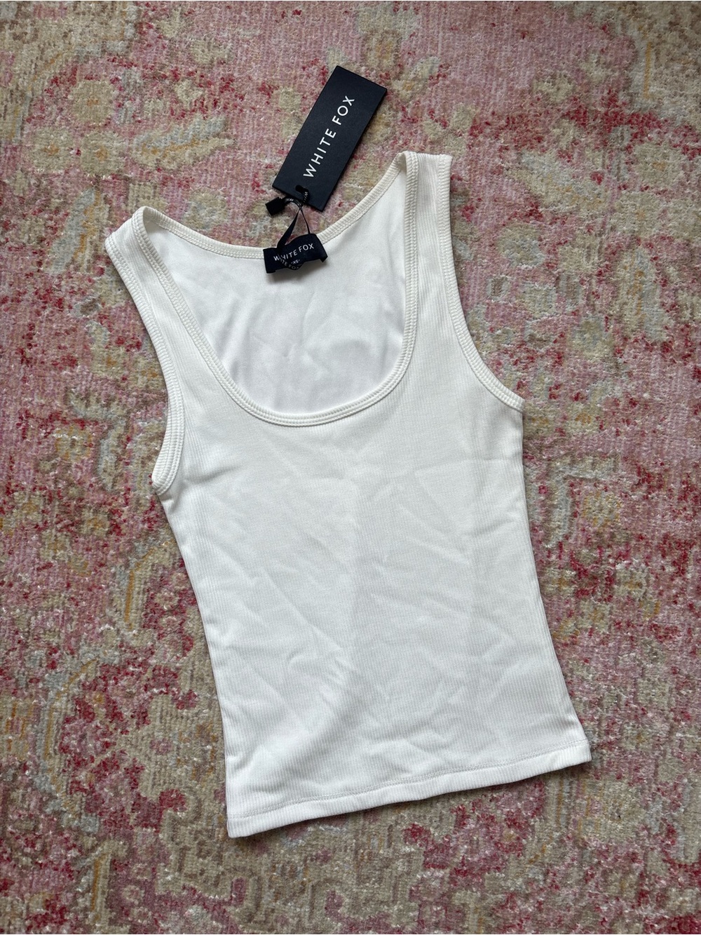 NWT White Fox \\ ribbed tank top